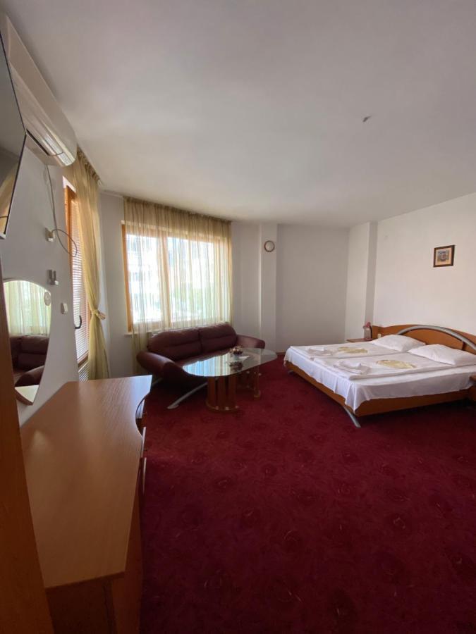 Family Hotel The Golden Fish Созополь Екстер'єр фото