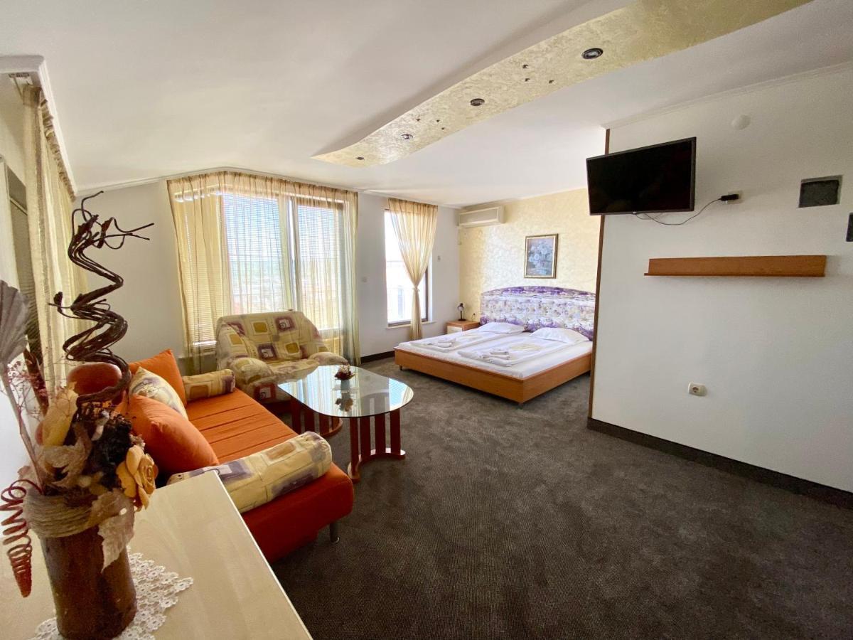 Family Hotel The Golden Fish Созополь Екстер'єр фото