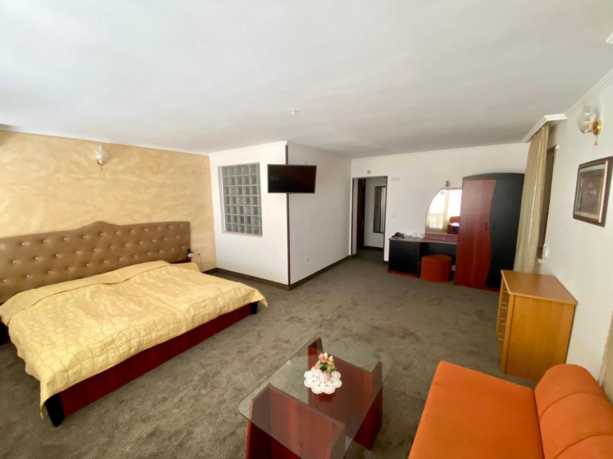 Family Hotel The Golden Fish Созополь Екстер'єр фото