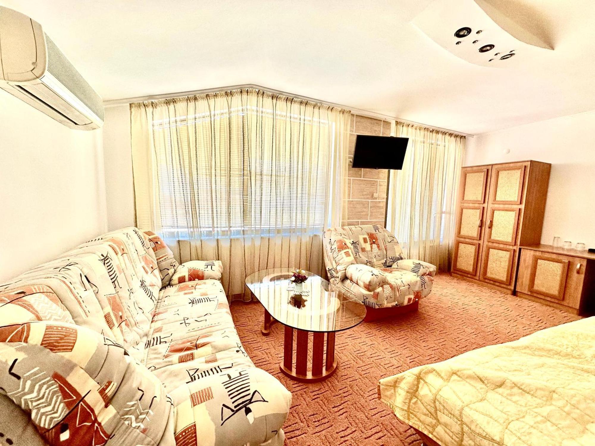 Family Hotel The Golden Fish Созополь Екстер'єр фото