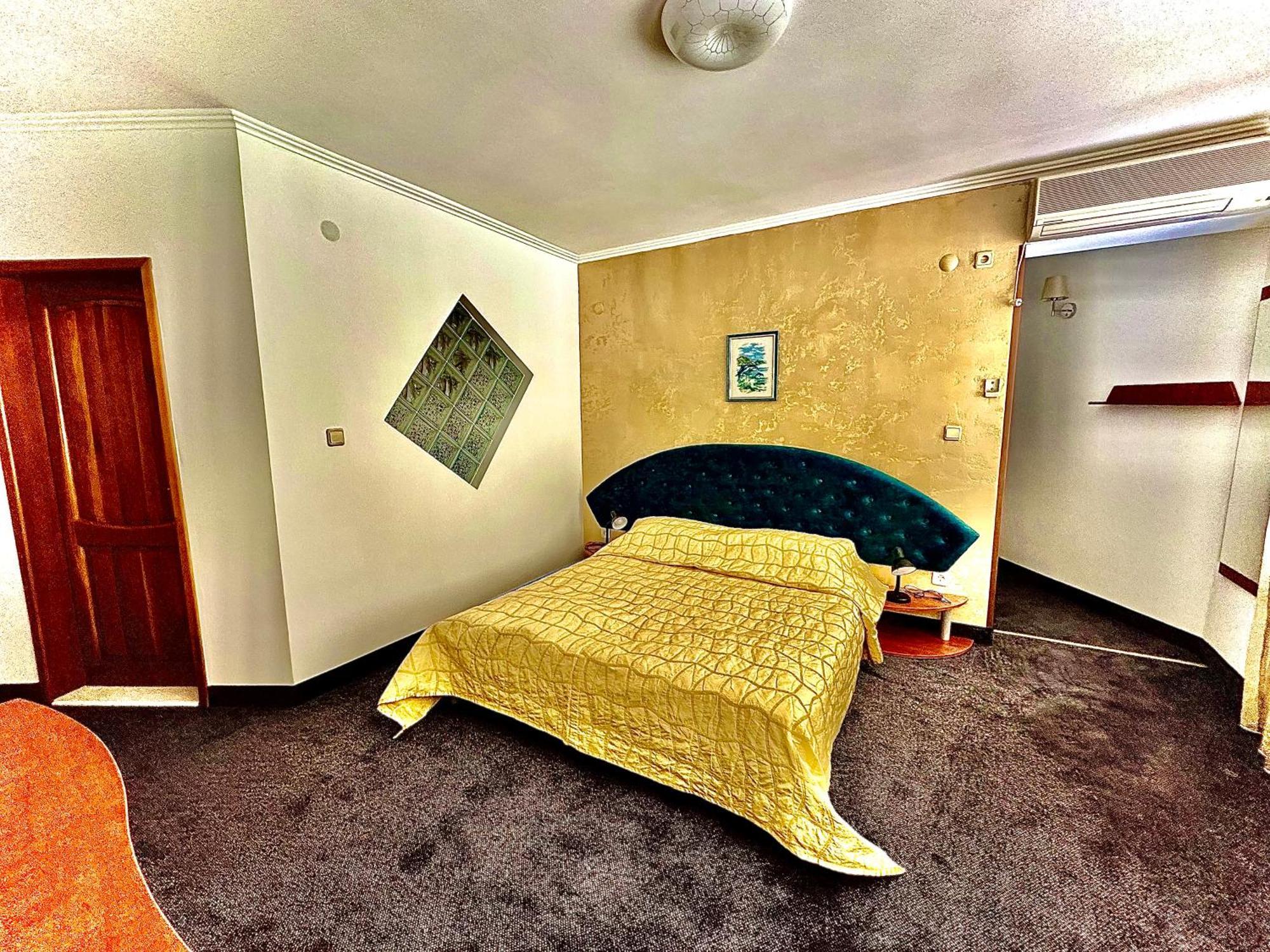 Family Hotel The Golden Fish Созополь Екстер'єр фото